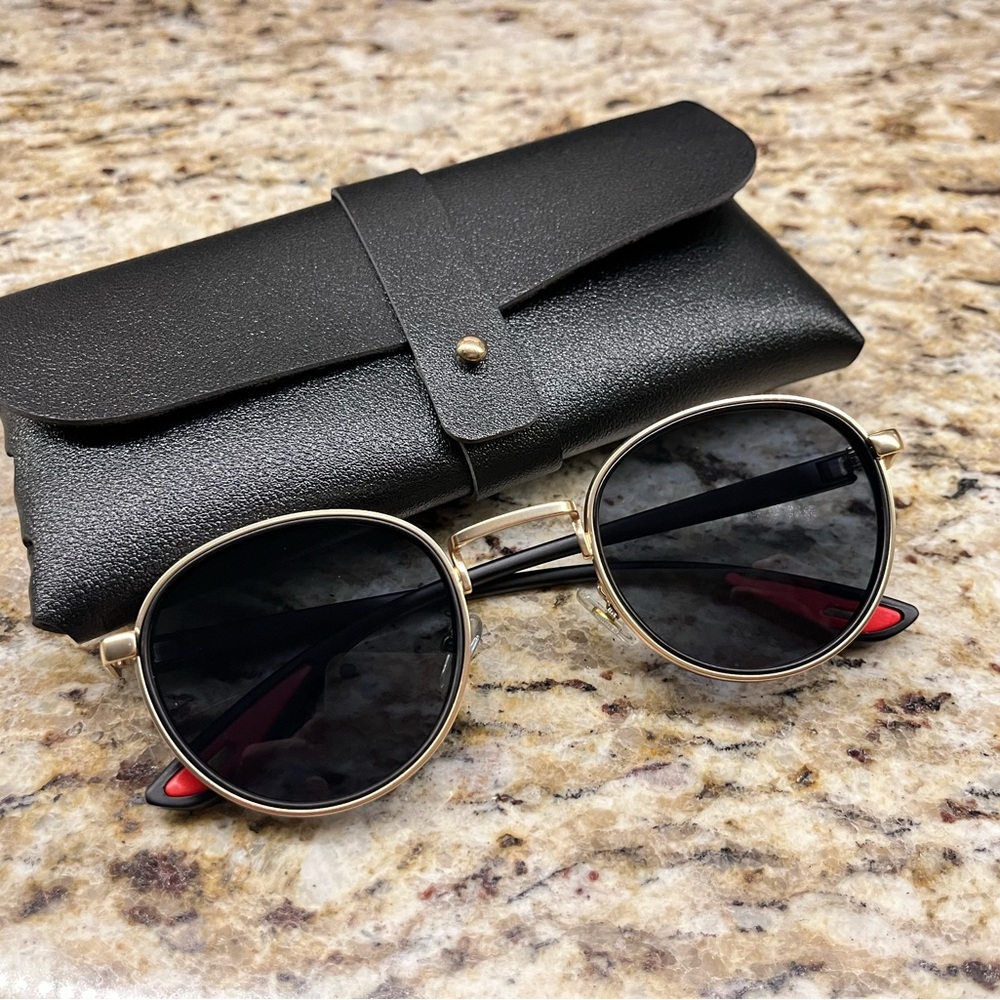 Blake Hampton Round Black Sunglasses with Case